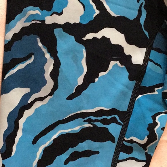 Lululemon wunder under size 6 - Picture 4 of 12